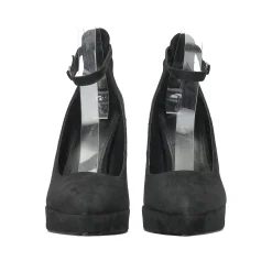 Décolleté con cinturino. Tacco alto 12cm