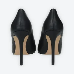 Décolleté con sottopiede in vera pelle.Tacco alto 10cm