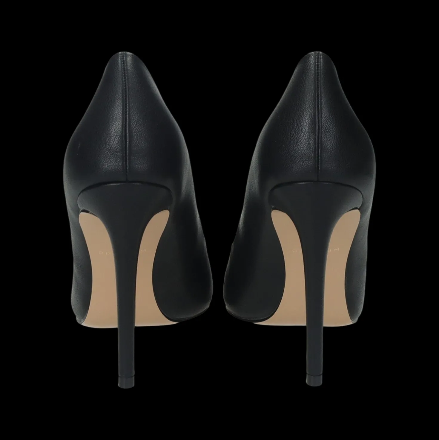 Décolleté con sottopiede in vera pelle.Tacco alto 8 cm