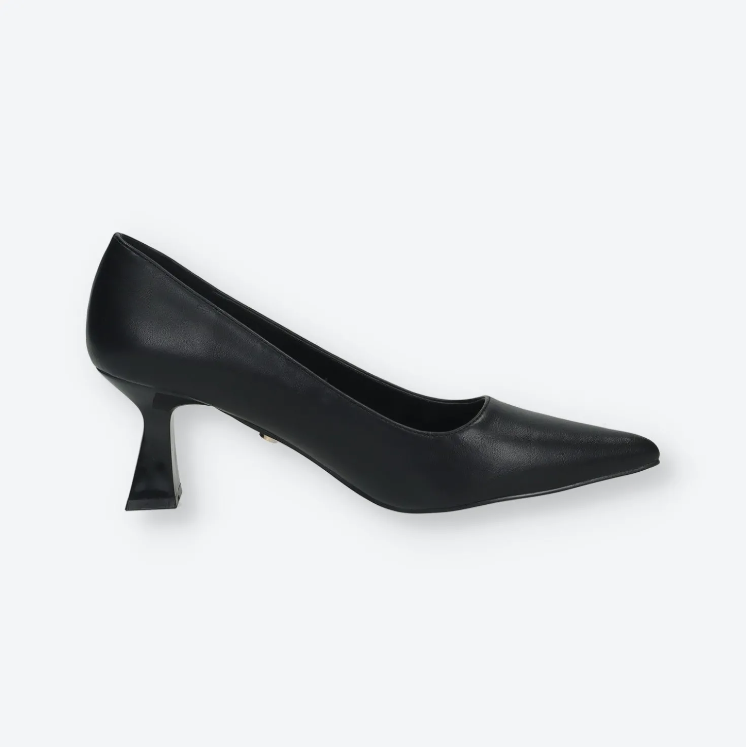 Décolleté con tacco a rocchetto. Tacco alto 6cm