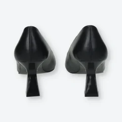 Décolleté con tacco a rocchetto. Tacco alto 6cm