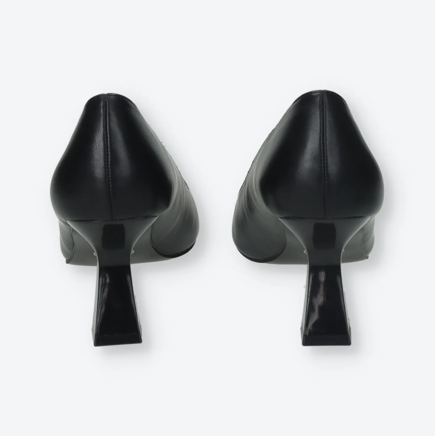Décolleté con tacco a rocchetto. Tacco alto 6cm