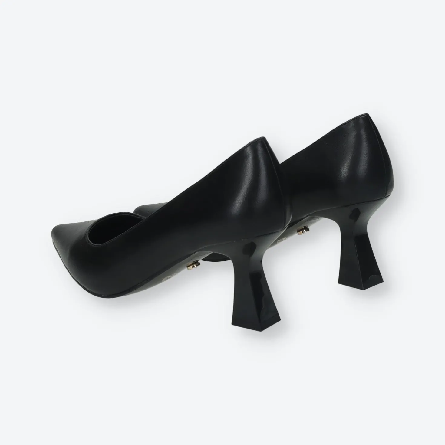 Décolleté con tacco a rocchetto. Tacco alto 6cm