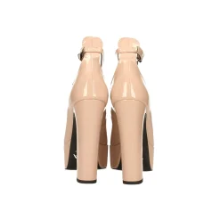 Décolleté platform in vernice. Made in Italy. Tacco alto 13.5cm