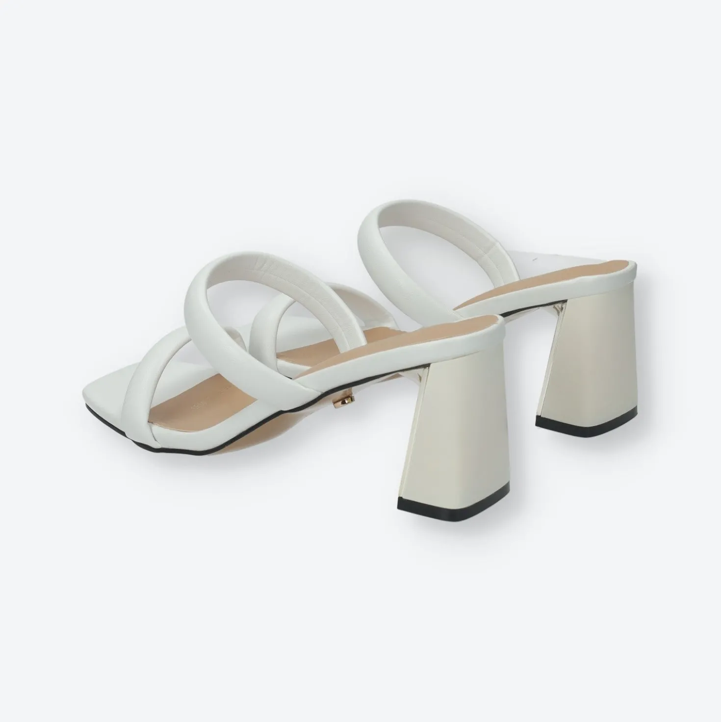 Sandali con doppia fascia.Tacco alto 6cm