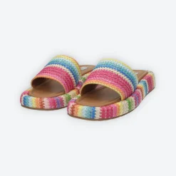 Sandali con fascia avvolgente.Tacco alto 3cm