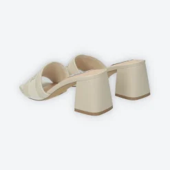 Sandali con fascia elasticizzata