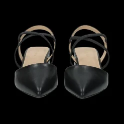 Sandali con listini intrecciati.Tacco alto 6cm.
