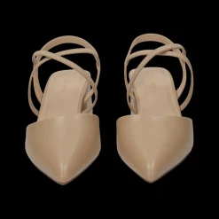 Sandali con listini intrecciati.Tacco alto 6cm.