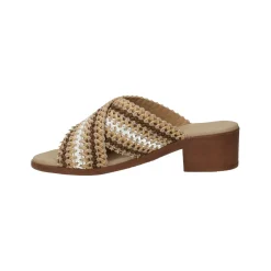 Sandali con zeppa. Made in Italy