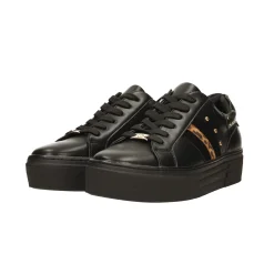Sneakers con borchie e inserto leopardato