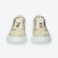 Sneakers con dettaglio in gioiello.Tacco alto 4 cm