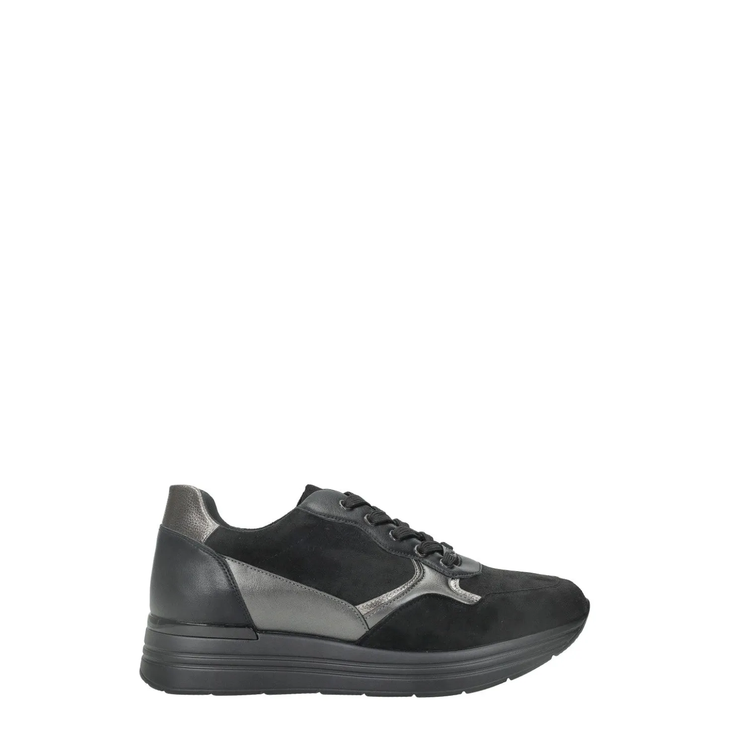 Sneakers con mini zeppa.Tacco alto 4 cm