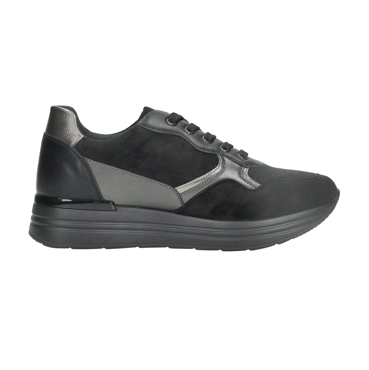 Sneakers con mini zeppa.Tacco alto 4 cm