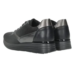 Sneakers con mini zeppa.Tacco alto 4 cm