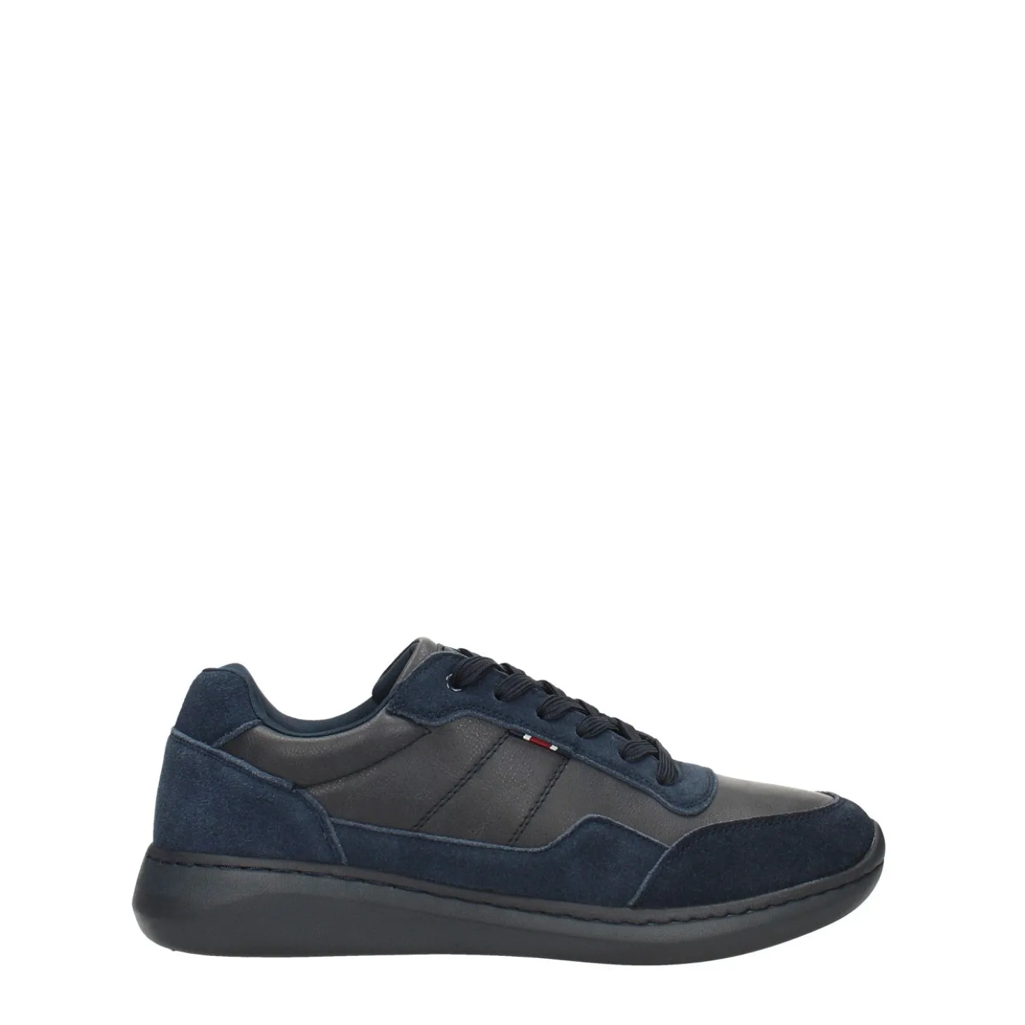 Sneakers con sottopiede in Memory Active e inserti scamosciati