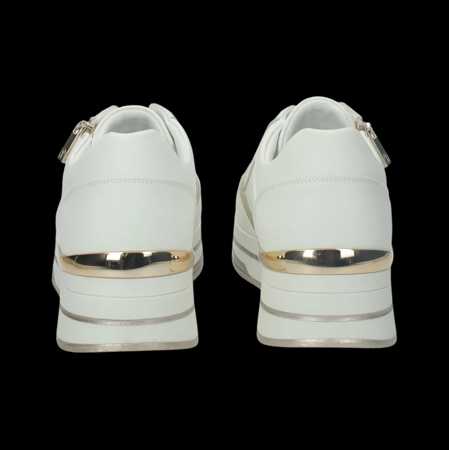 Sneakers con zip laterale.Tacco alto 3 cm