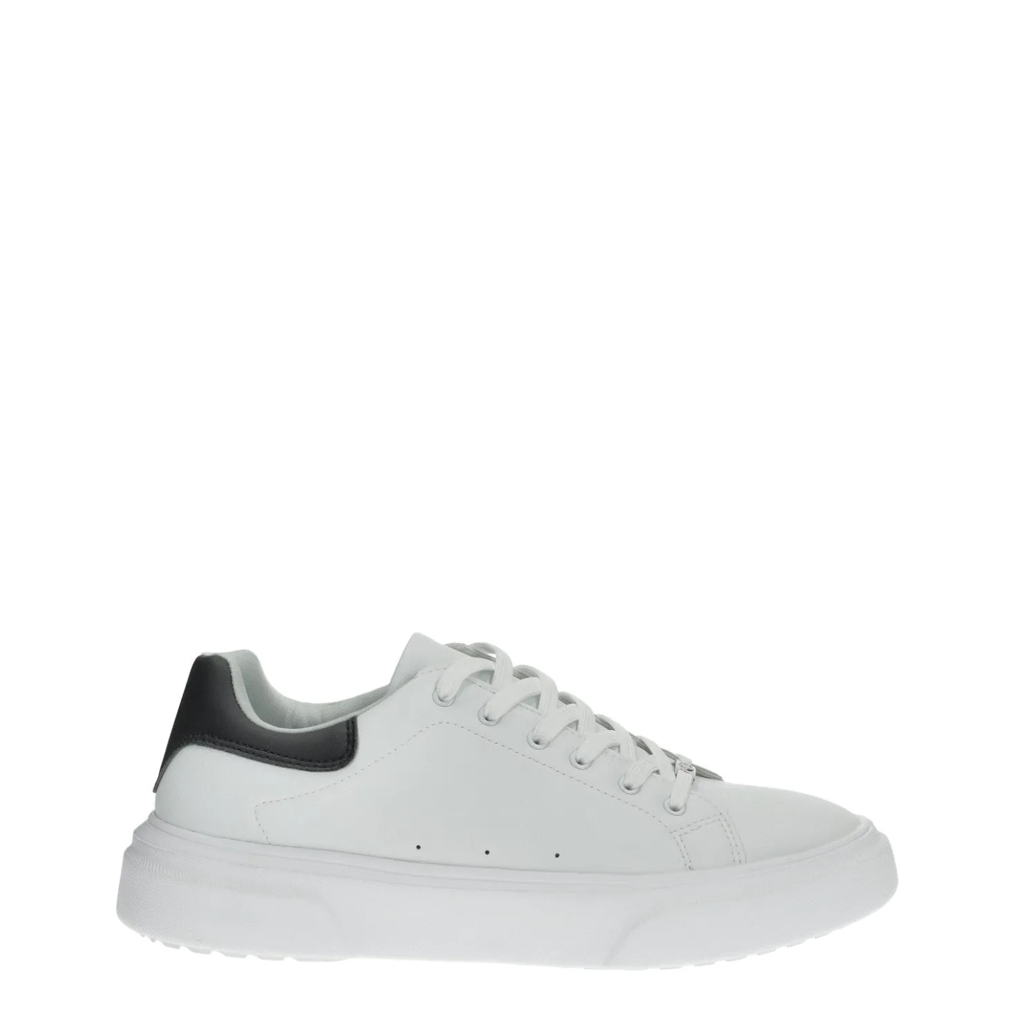Sneakers in ecopelle con cuciture a vista