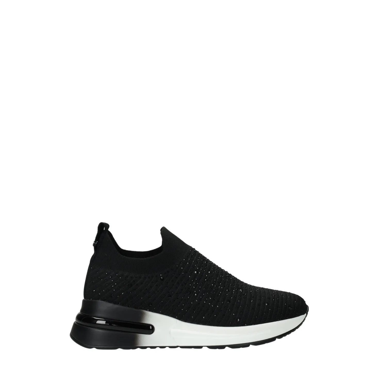 Sneakers in tessuto. Tacco alto 5 cm