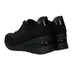 Sneakers in tessuto. Tacco alto 6 cm