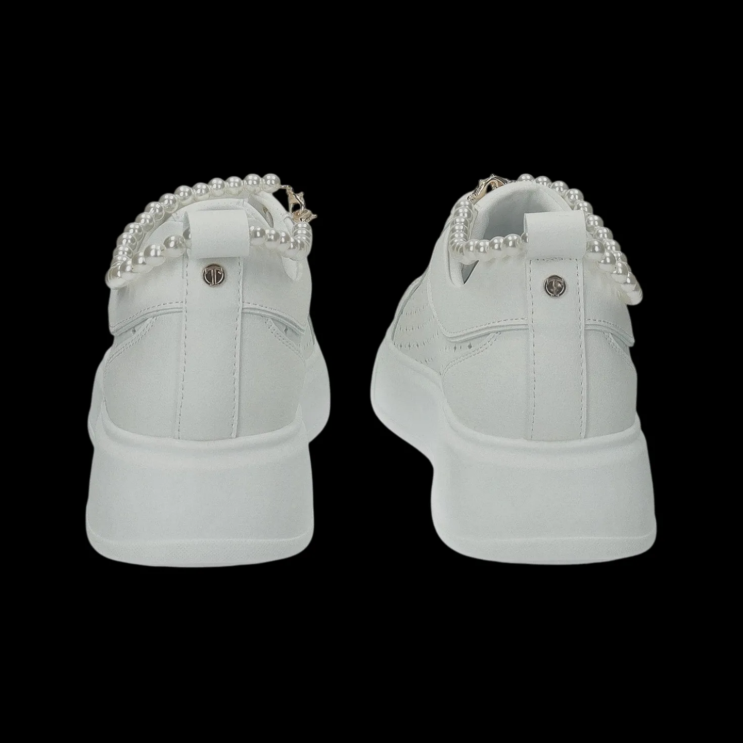 Sneakers platform con catena di perle.Tacco alto 4 cm