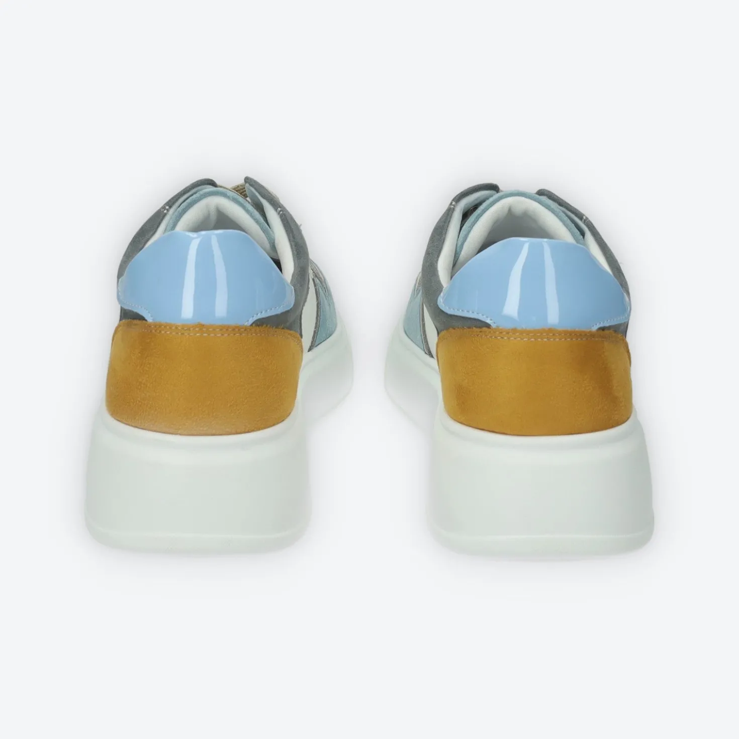 Sneakers platform.Tacco alto 4 cm