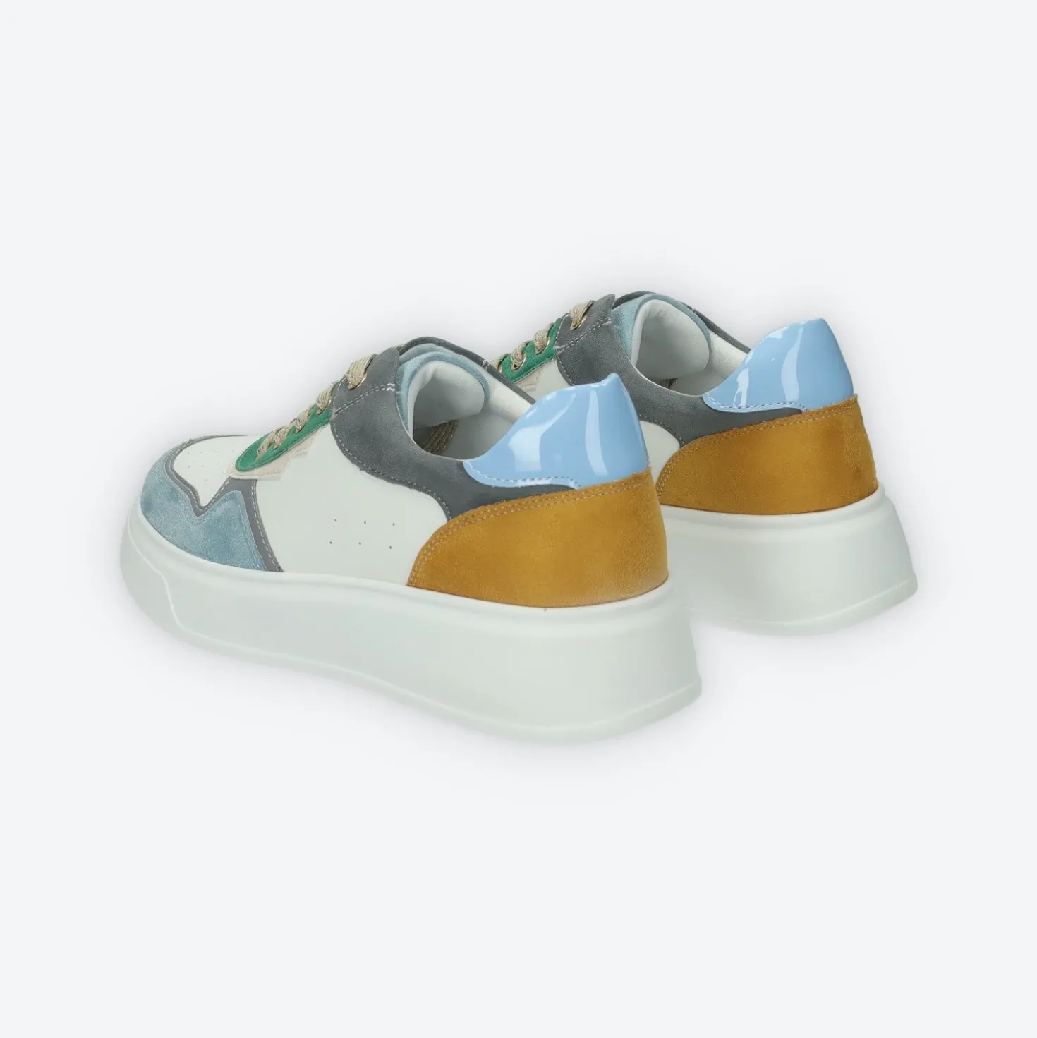 Sneakers platform.Tacco alto 4 cm